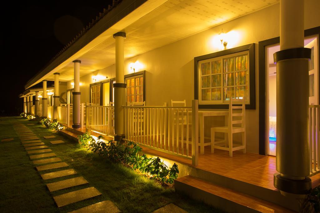 Suksompong Resort Khao Lak Exterior photo